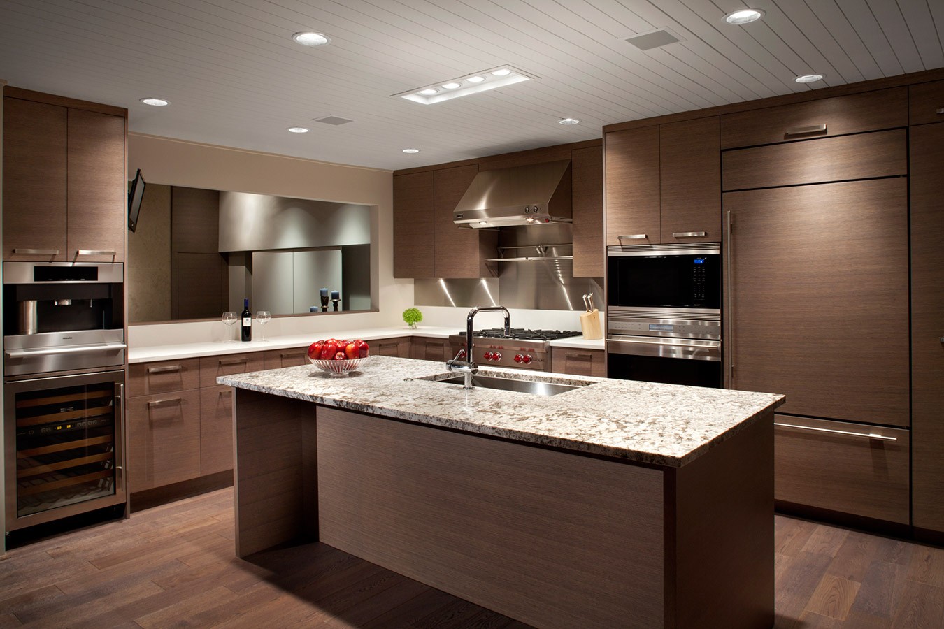 Кухонный гарнитур дизайн 2024. Современные кухни. Современный кухонный интерьер. Красивые кухни. Кухня в современном стиле.